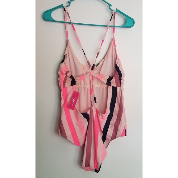 Xhileration | Striped one piece - Picture 3 of 3